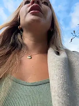 Ninabigtitied online show from 04.20.26