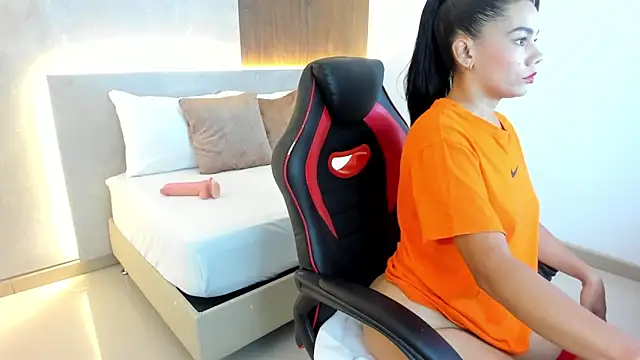 Snapshot of dana_daree chatting on 09.16.25 dana daree online show from 09.16.25