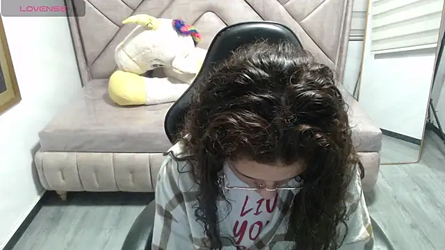 Velvet Moon V online show from 12.17.25