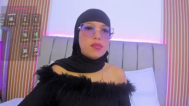 naishaa  online show from 11.22.25