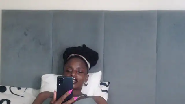 Snapshot of Jah-Queen chatting on 09.28.25 Jah-Queen online show from 09.28.25