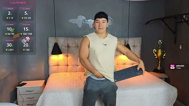 Snapshot of Horny_nick18 chatting on 09.19.25 Horny nick18 online show from 09.19.25