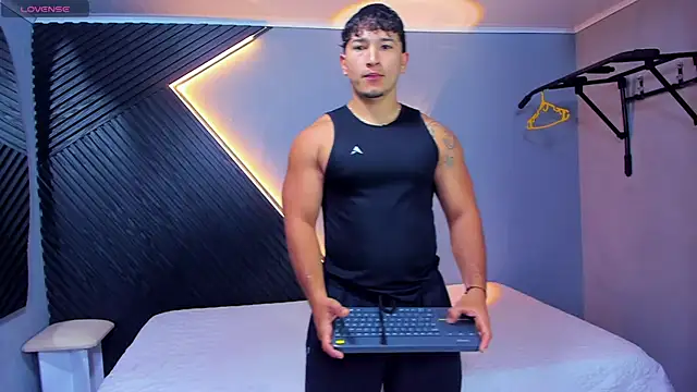 Horny nick18 online show from 04.07.26