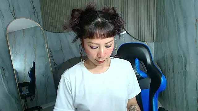 Snapshot of valentina_r_ chatting on 01.11.26 valentina r online show from 01.11.26