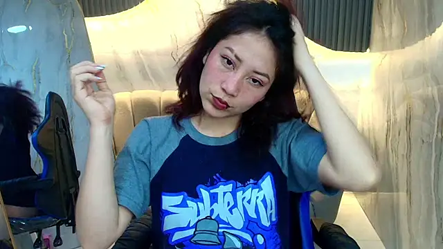 Snapshot of valentina_r_ chatting on 02.05.26 valentina r online show from 02.05.26