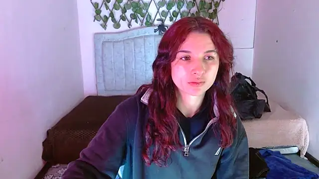 katalinathxandbritney1 online show from 12.17.25