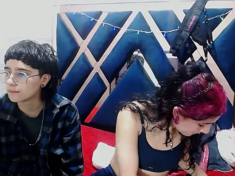 katalinathxandbritney1 online show from 01.12.26