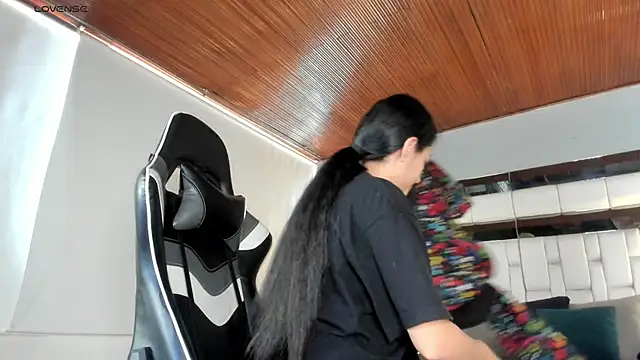 Snapshot of Adhara7 chatting on 10.15.25 Adhara7 online show from 10.15.25