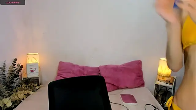 Snapshot of tsmokemachine chatting on 11.06.25 tsmokemachine online show from 11.06.25