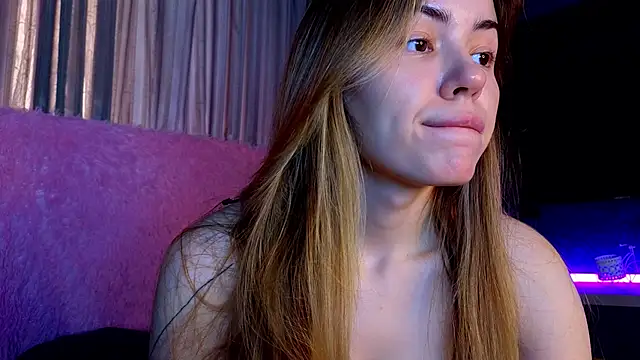 Snapshot of telari0l0ve chatting on 11.29.25 telari0l0ve online show from 11.29.25