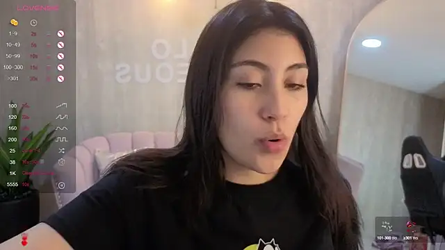 Snapshot of Zoe_Blaze_A chatting on 10.02.25 Zoe Blaze A online show from 10.02.25