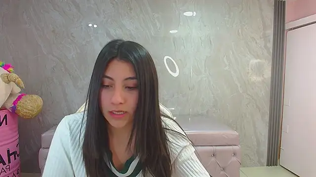 Snapshot of Zoe_Blaze_A chatting on 10.09.25 Zoe Blaze A online show from 10.09.25