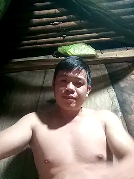 DungLuongg online show from 11.08.25