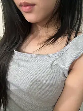 Snapshot of Desi_sara chatting on 10.14.25 Desi sara online show from 10.14.25