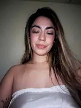 Snapshot of CristalHeart_ chatting on 11.24.25 CristalHeart online show from 11.24.25