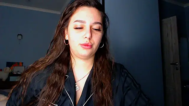 NikiWhite online show from 10.16.25