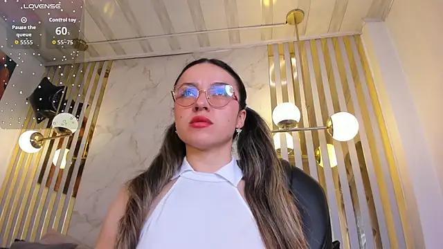 Ariagh  online show from 11.21.25