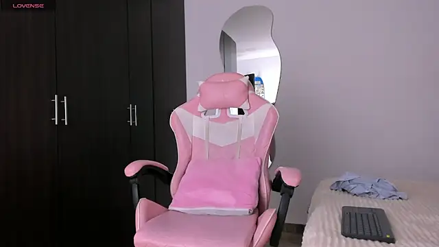 kendal hot01 online show from 03.27.26