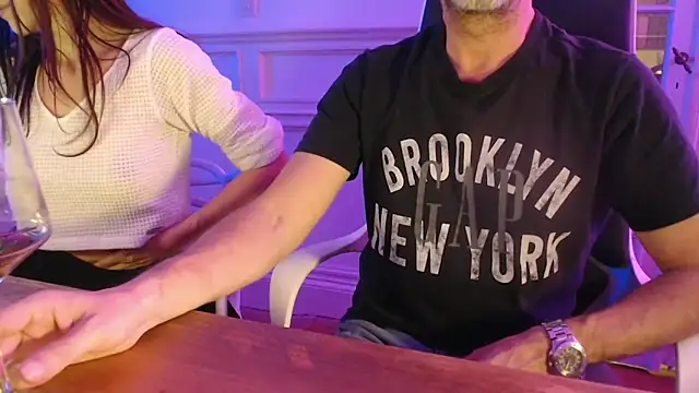 Snapshot of friendswithben33 chatting on 10.15.25 friendswithben33 online show from 10.15.25