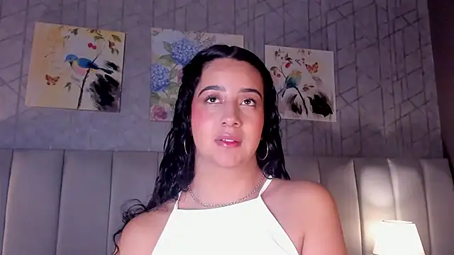 Snapshot of BellaSwwan chatting on 10.02.25 BellaSwwan online show from 10.02.25