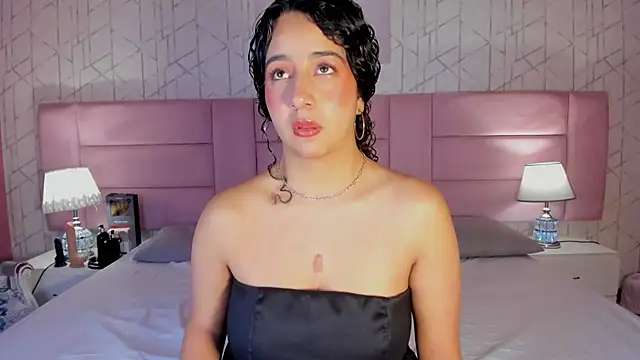 Snapshot of BellaSwwan chatting on 12.03.25 BellaSwwan online show from 12.03.25