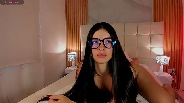 mia 2406  online show from 04.17.26