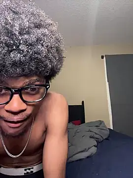 Snapshot of Rxse_10 chatting on 11.18.25 Rxse 10 online show from 11.18.25