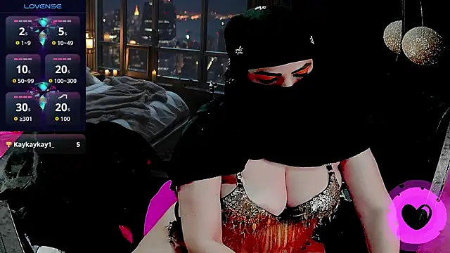 Snapshot of SultanaLayla chatting on 11.08.25 SultanaLayla online show from 11.08.25