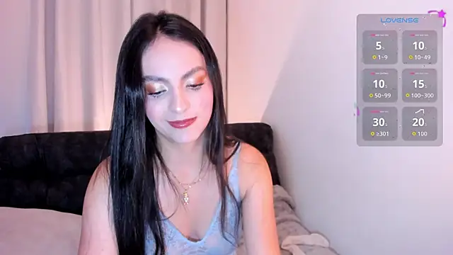 Snapshot of sarah_saenz_ chatting on 04.28.26 sarah saenz online show from 04.28.26