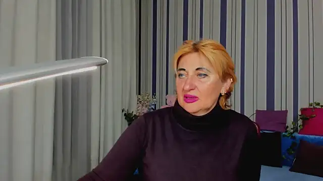 Snapshot of MilanaAlvis chatting on 10.28.25 MilanaAlvis online show from 10.28.25