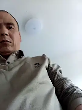 Snapshot of CWQ123 chatting on 10.20.25 CWQ123 online show from 10.20.25