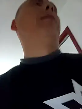 Snapshot of CWQ123 chatting on 11.06.25 CWQ123 online show from 11.06.25