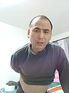 Snapshot of CWQ123 chatting on 11.23.25 CWQ123 online show from 11.23.25