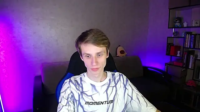 yes cute boy  online show from 11.01.25