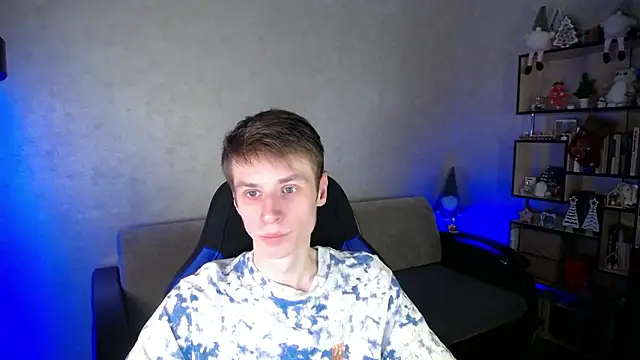 yes cute boy  online show from 02.02.26