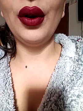 Snapshot of LINA-DALOUA chatting on 11.29.25 LINA-DALOUA online show from 11.29.25