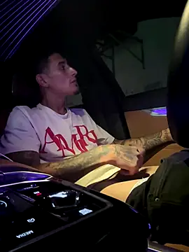 Snapshot of Cuban_4777 chatting on 09.26.25 Cuban 4777 online show from 09.26.25