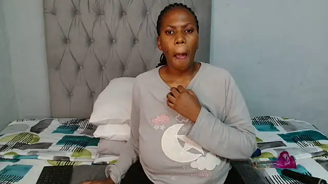 Snapshot of MelowD69 chatting on 09.29.25 MelowD69 online show from 09.29.25