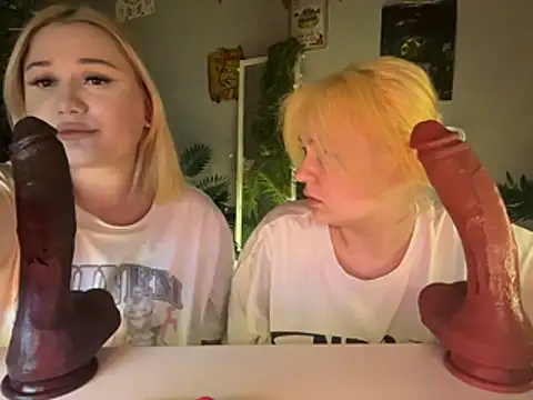 MoonIvy  online show from 02.20.26