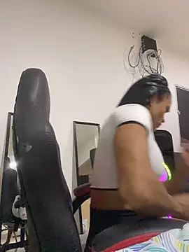 Snapshot of sam_diva chatting on 10.17.25 sam diva online show from 10.17.25