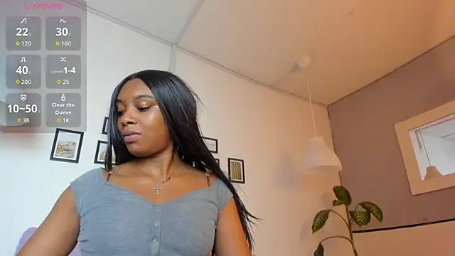 Coco joness online show from 11.21.25