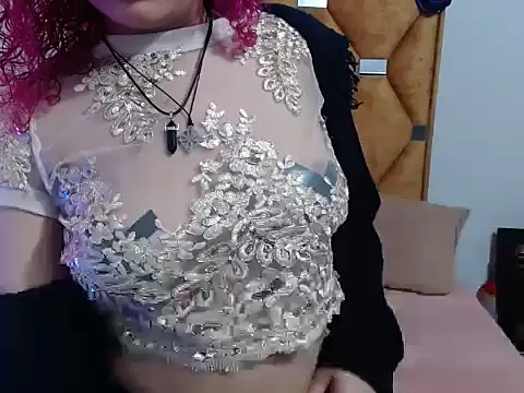 Snapshot of CATTALINAHOT chatting on 04.05.26 CATTALINAHOT online show from 04.05.26