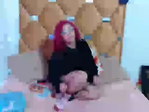 Snapshot of CATTALINAHOT chatting on 04.05.26 CATTALINAHOT online show from 04.05.26