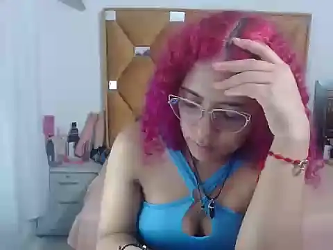 Snapshot of CATTALINAHOT chatting on 04.09.26 CATTALINAHOT online show from 04.09.26