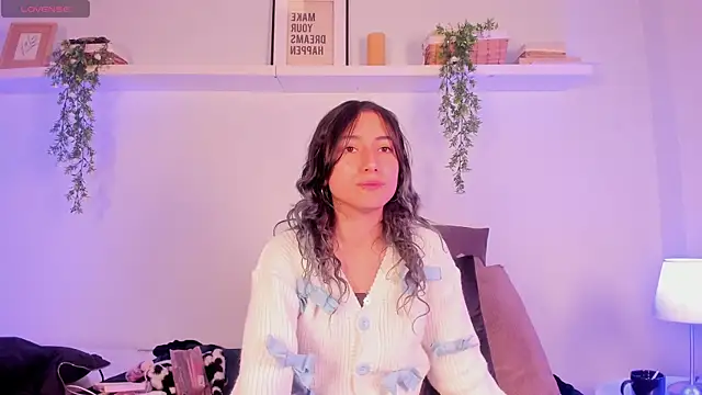 Snapshot of Vampgyal chatting on 10.28.25 Vampgyal online show from 10.28.25