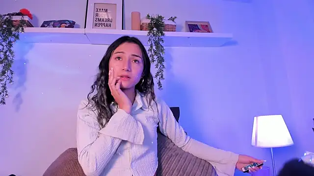 Snapshot of Vampgyal chatting on 11.27.25 Vampgyal online show from 11.27.25