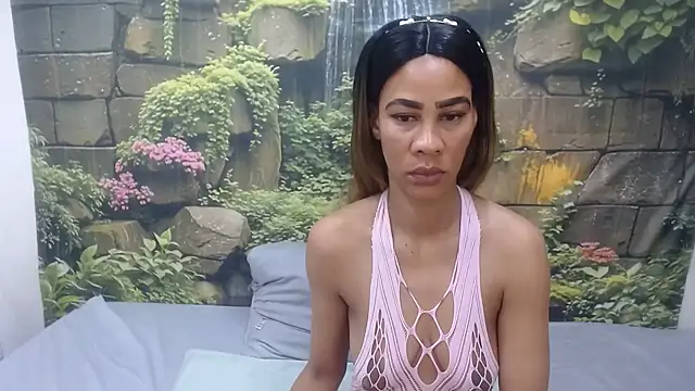 Snapshot of GlowGoddessxx chatting on 06.26.26 GlowGoddessxx online show from 06.26.26