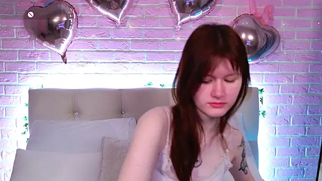 Snapshot of Aria_Vox chatting on 11.05.25 Aria Vox online show from 11.05.25