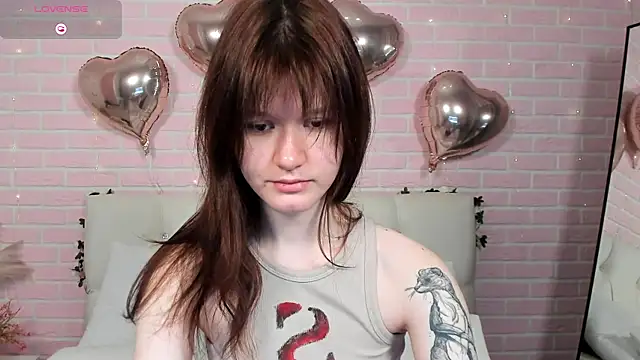 Snapshot of Aria_Vox chatting on 11.08.25 Aria Vox online show from 11.08.25