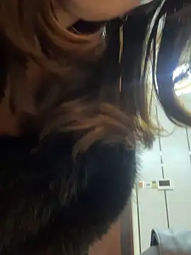 anna yngs online show from 12.04.25